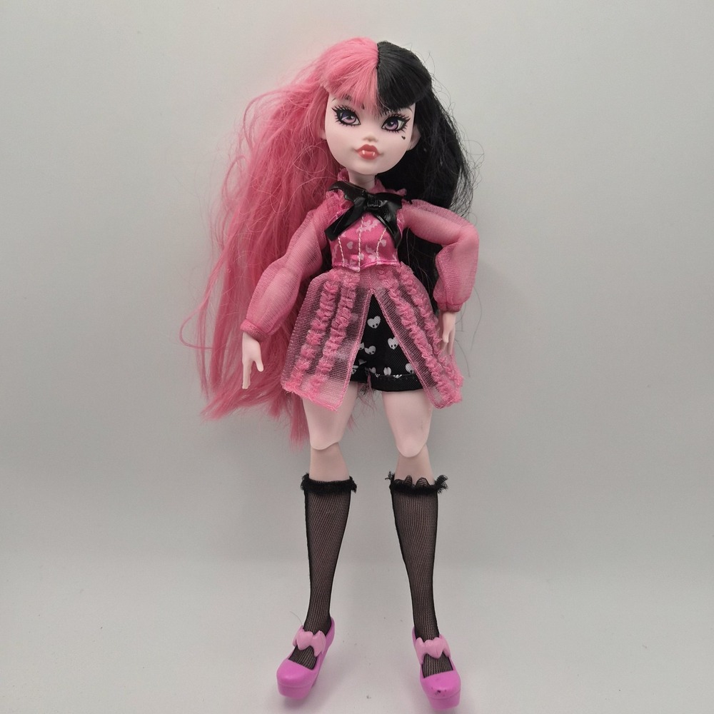 Monster High Draculaura Doll Pink Black Hair Mattel Fashion Doll